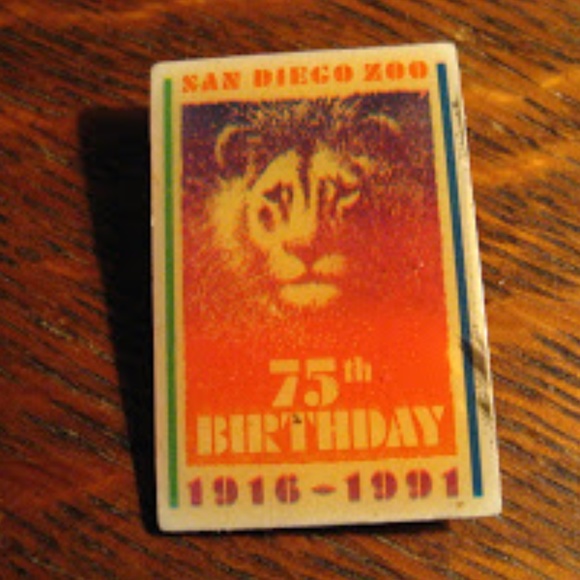 San Diego California Zoo Vintage 1991 Lapel Pin - Picture 1 of 4